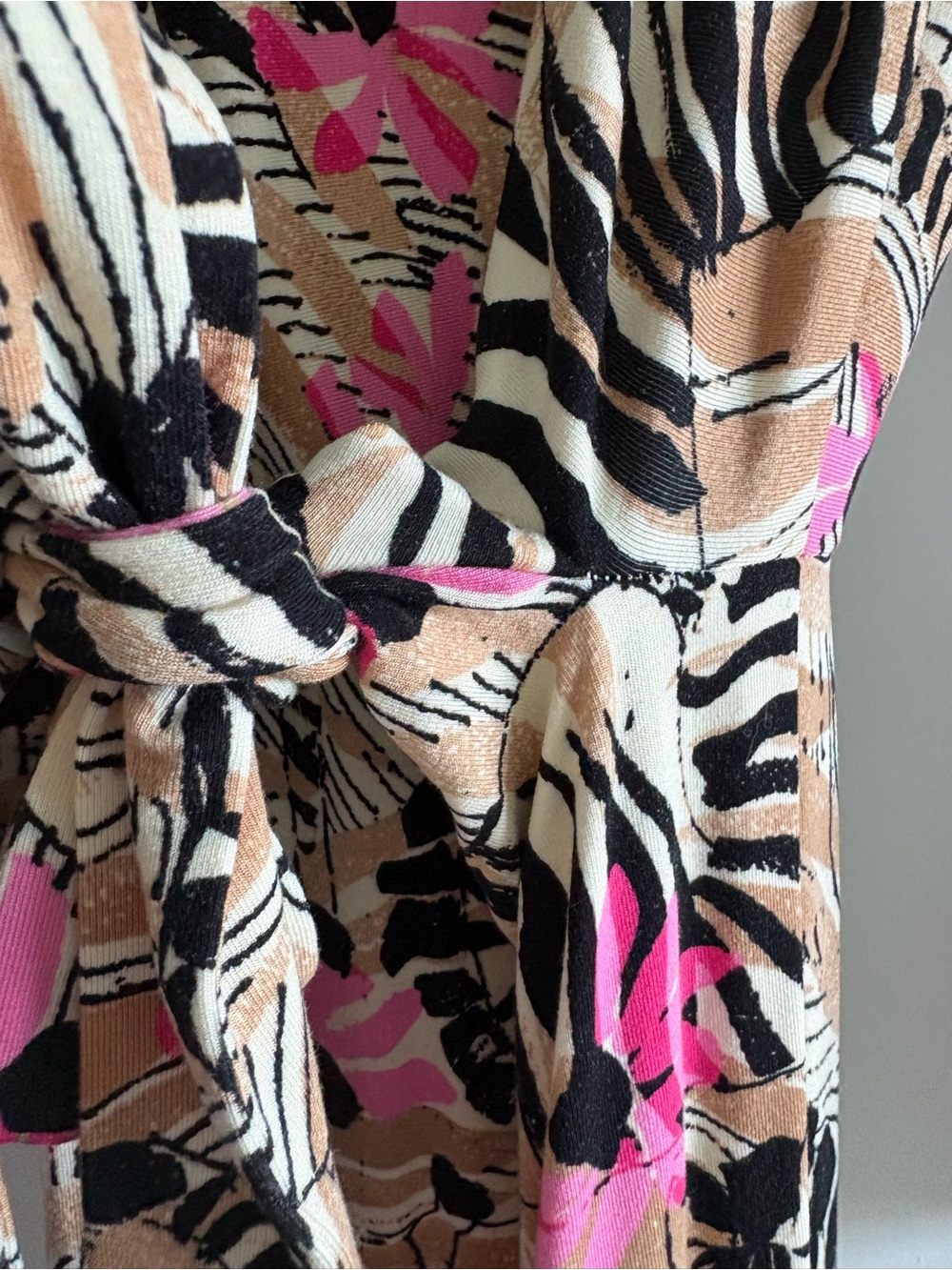 Lilly Pulitzer Multicolor Animal Print dress with Pink Accent Size Medium - Picture 11 of 12
